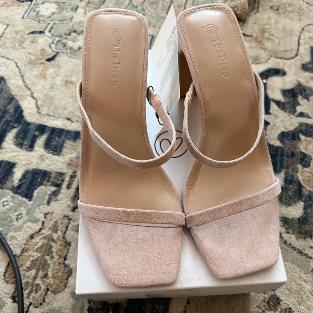 The Drop Avery Heels - Picture 3 of 5